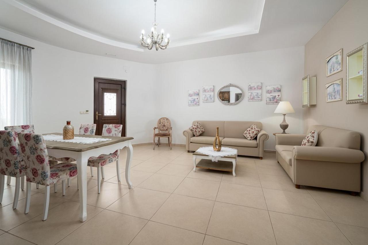 Orelia Cretan Deluxe Apartments Kamilári Exterior foto